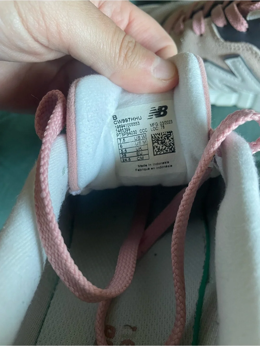 New Balance 997 Women's Pink, Gray and Blue Lifestyle Sneakers Preloved
